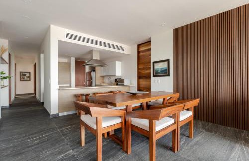 Zona Hotelera Apartment | 4BR Luxury ocean view condo