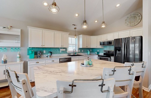 Colington House | 4BR remodeled home w/pool, game room, firepit, W/D