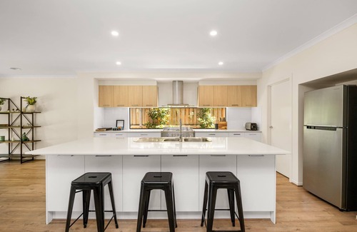 Torquay House | 4BR Torquay Haven - Up to 8 guests!