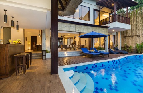 Melayang Villa | 4BR Villa W/Infinity Pool Near Ubud - W/Poolbar Table + Swimming Pool!