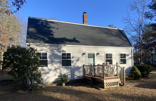 Kenyon House | 4br2ba home with central AC, sleeps 12, 1.5 miles to beach! BEACH PASS!
