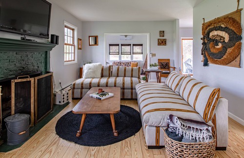 Kerhonkson Other | 4brFarmhouse@Grateful Woods: hot tub, fireplace, fire pit, game room, animals