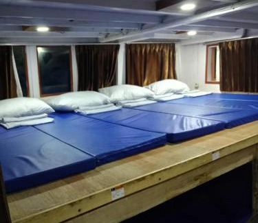 Senggigi Boat Rental | 4D3N CRUISE Lombok-Komodo-Flores