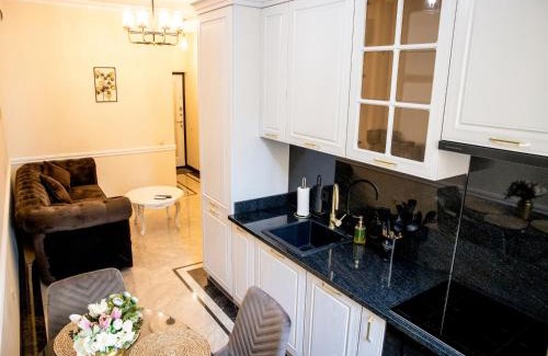 Kentron Apartment | 4Elements Apartments - One BR Apartments On Republic Square