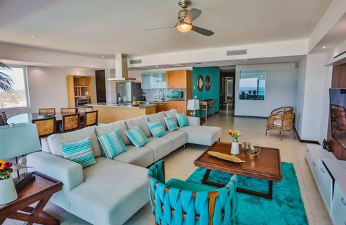 Cerritos Condo | 4G Beachfront condo with amazing views