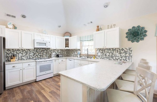Currituck County House | 4min Walk to Beach with Resort Pool, Gym, Hot Tub