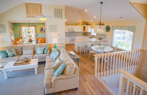 Currituck County House | 4min Walk to Beach with Resort Pool, Gym, Hot Tub