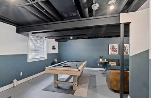 Plymouth House | 4mins DT Hot tub+ Fire Pit Game Room