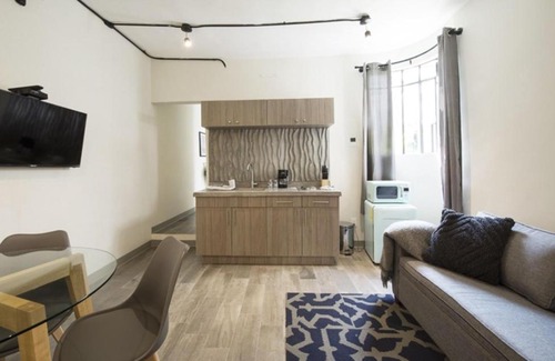 Anahuac House | 4Px Cozy Apartment with trendy Rooftop!