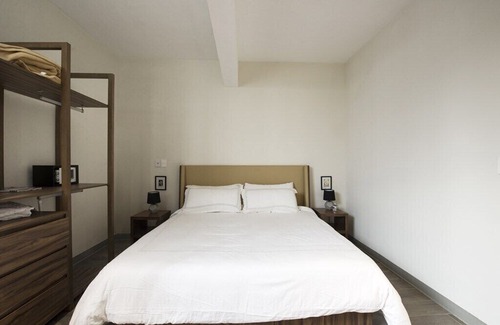 Anahuac Apartment | 4Px Eco friendly Apartment with trendy Rooftop! (G)