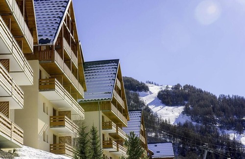 Valloire Apartment | 4th floor, balcony, parking, ski locker, 55m², Valloire