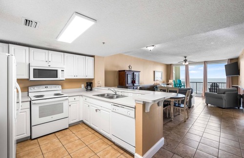 Long Beach Condo | 4th Floor Majestic Towers 4BR 3BA TOWER 1!