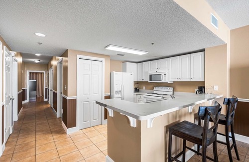 Long Beach Condo | 4th Floor Majestic Towers 4BR 3BA TOWER 1!