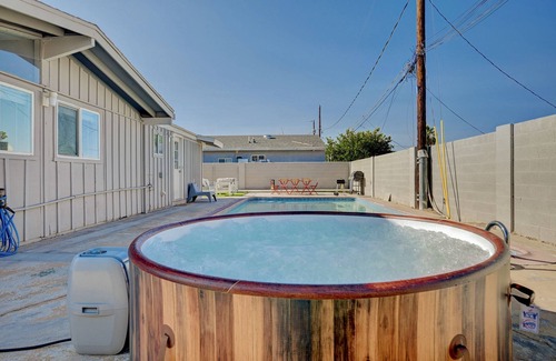 Las Vegas House | 4x2 Ultra Lux House with Pool + Spa + Game Room - 5 miles to the Strip