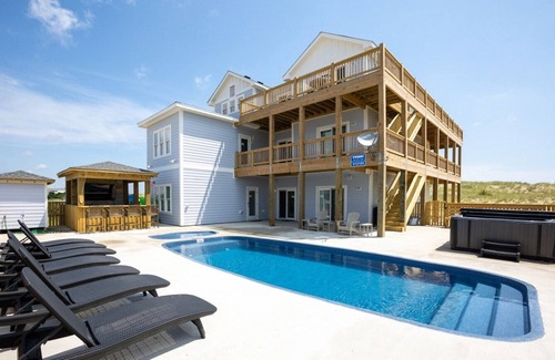 Currituck County House | 4x4! Pool, spa, theater, and more, June 15-22 open!