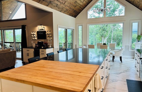 Sautee Nacoochee Cabin | 5 ALL KING BRs- Luxury, Infrared Sauna, Chef, 10+ Acres -Quiet, 3 miles to Helen