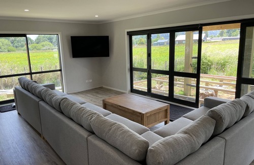 Ohakune House | 5 Bdr with SPA facing the Mountain Red Door
