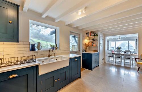 Aberdovey House | 5 Bed in Aberdovey 94475
