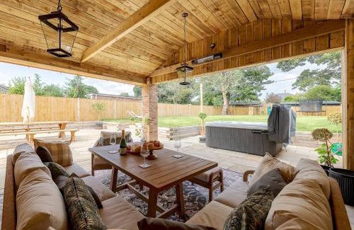New Forest District House | 5 Bed in Lymington 96189