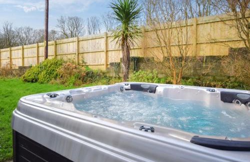Newquay House | 5 Bed in Newquay 46489