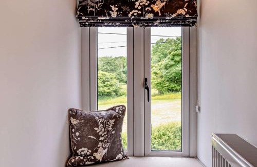 Hendrerwydd House | 5 Bed in Ruthin 86009