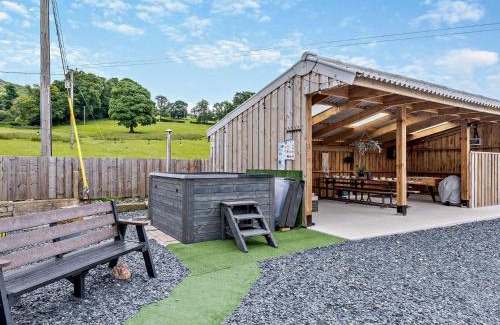 Hendrerwydd House | 5 Bed in Ruthin 86009