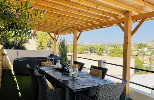 El Portet Villa | 5-Bed Villa in El Portet Moraira with mountain views. Pets welcome!