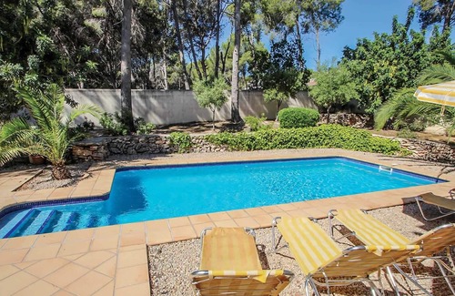Moravit Villa | 5 bed villa with pool and BBQ