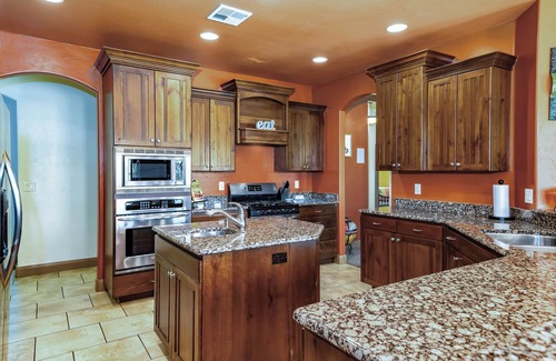 Green Springs House | 5 Bedrooms with Heated Private Pool, Last minute rates are posted!