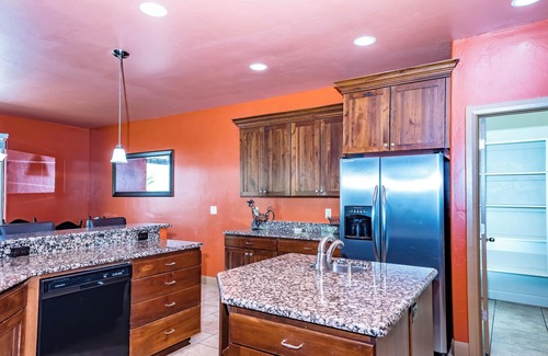 Green Springs House | 5 Bedrooms with Heated Private Pool, Last minute rates are posted!