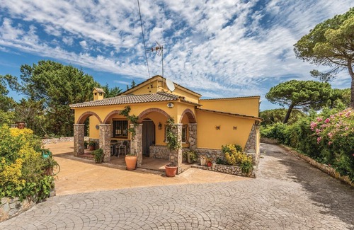 Mont Barbat House | 5 bedroom accommodation in Maçanet de la Selva