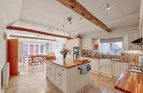 Little Fransham Cottage | 5 bedroom accommodation in Little Fransham