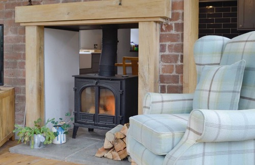 Craven Arms Cottage | 5 bedroom accommodation in Aston on Clun, near Craven Arms