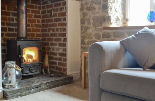 Craven Arms Cottage | 5 bedroom accommodation in Aston on Clun, near Craven Arms
