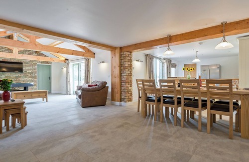 East Barkwith Cottage | 5 bedroom accommodation in East Barkwith, near Market Rasen