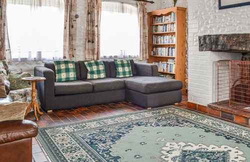 Weybourne Cottage | 5 bedroom accommodation in Weybourne