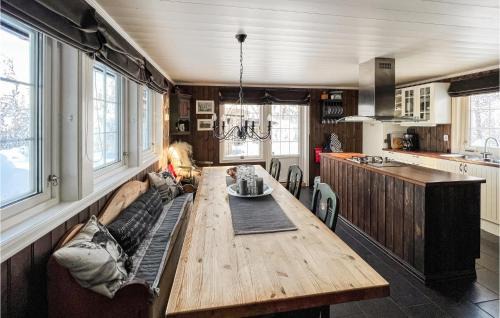 Vestre Slidre House | 5 Bedroom Awesome Home In Røn