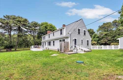 Cataumet House | 5-Bedroom Cape Cod Retreat on Scraggy Neck