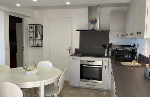 Pietrosella Condo | 5 bedroom house 12 minutes walk from the sea Exceptional 180° view Quiet