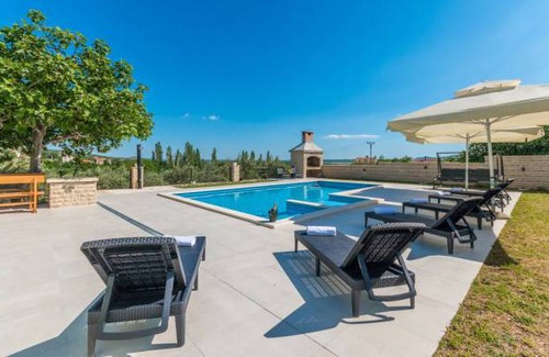 Lisane Ostrovicke House | 5 bedroom accommodation in Lisane Ostrovicke