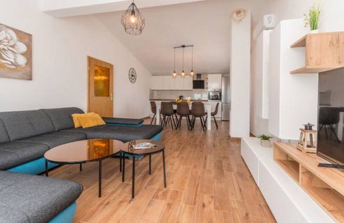 Lisane Ostrovicke House | 5 bedroom accommodation in Lisane Ostrovicke