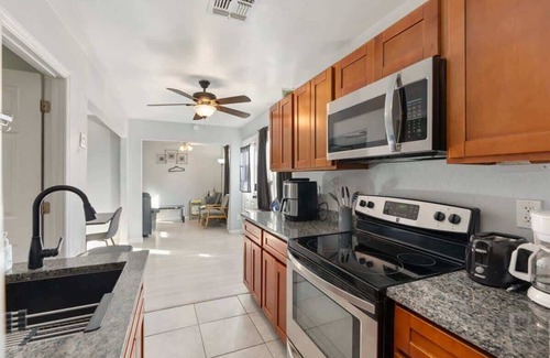 Mesa House | 5 Bedroom | Jacuzzi | Location | Outdoor Dining