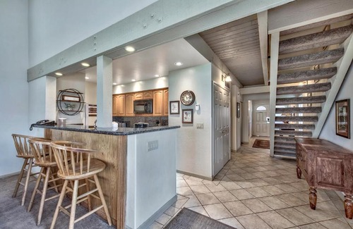 South Lake Tahoe House | 5 Bedroom Lakeview Townhouse - Sleeps up to 12 guests! townhouse