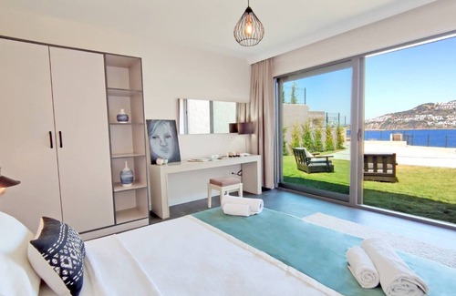 Koyunbaba Villa | 5 Bedroom Luxury Villa with Private Pool and Private Beach in Bodrum-Gumusluk 2