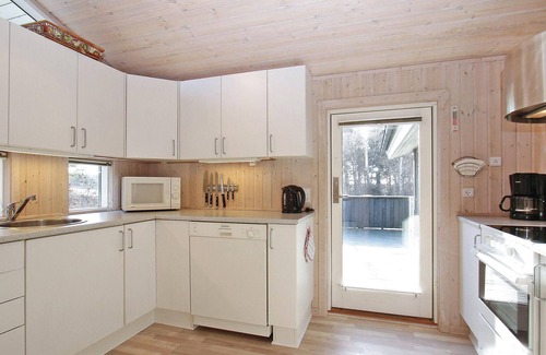 Bønnerup Strand House | 5 bedroom nice home in Glesborg