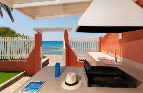 Playa del Ingles Villa | 5-Bedroom Oceanfront Villa with Private Pool