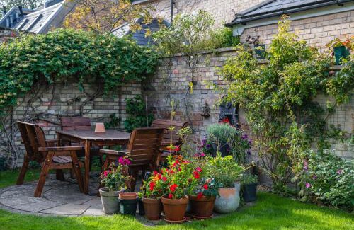 Cambridge House | 5 Bedroom Period House in the Historic Heart of Cambridge - sleeps 12