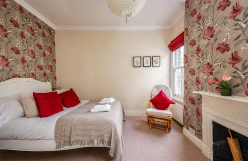 Cambridge House | 5 Bedroom Period House in the Historic Heart of Cambridge - sleeps 12