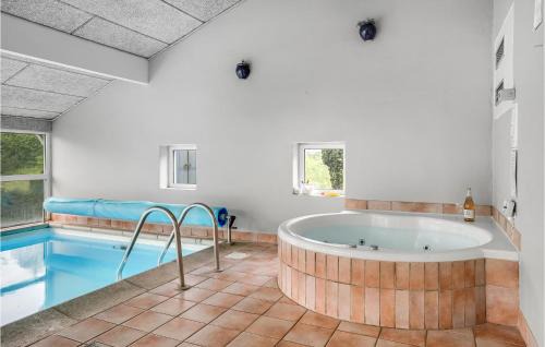 Handrup Strand House | 5 Bedroom Pet Friendly Home In Ebeltoft