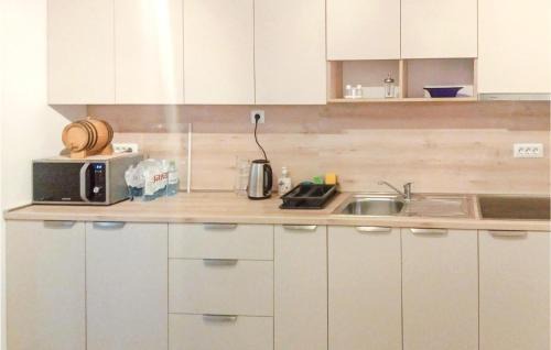 Ika House | 5 Bedroom Stunning Home In Ika